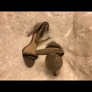 Sole Society Sher taupe/ Black suede heels. Sz 7.5